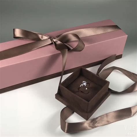 Custom Logo Printed Luxury Wholesale Christmas Gift Paper Jewelry Box