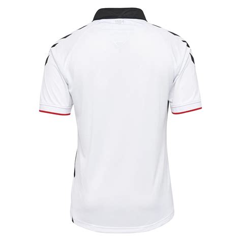 Sc freiburg live score (and video online live stream*), team roster with season schedule and results. SC Freiburg 17-18 Away Kit Released - Footy Headlines
