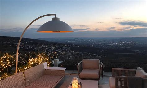 For smaller groups where you can all position yourselves in front of the opranic 2kw electric patio heater, it's a good choice. Heatsail Dome Freestanding Electric Patio Heater | Hadley Rose