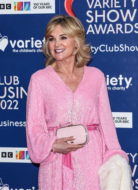 Anthea Turner Variety Club Showbusiness Awards 2022 In London • Celebmafia