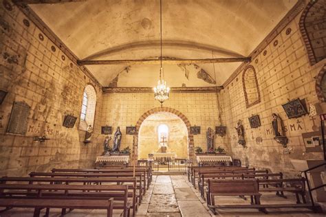 Today, all that's left of these imperial possessions are two microscopic islands somewhere in the armpit of newfoundland: Eglise Saint-Pierre les Eglises - Visit Poitiers
