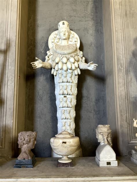 20 Famous Sculptures And Statues In The Vatican Museums 2022