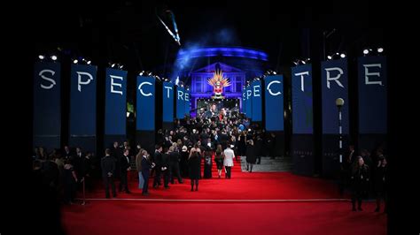 All forms of usage and/or distribution including but not limited to copying, sharing recorded on 17 september 2018. Timelapse - World Premiere of SPECTRE at the Royal Albert ...