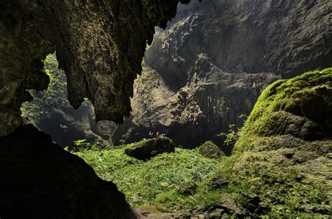 Gorgeous Drone Video Of Vietnams Hang Son Doong The Largest Known