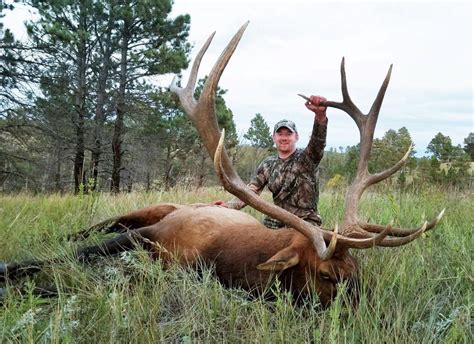 Kearney hunter John Rickard shoots massive elk near Chadron | Local ...