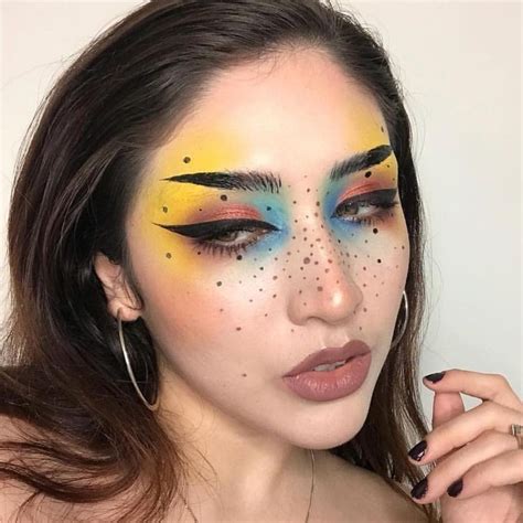21 Abstract Makeup Looks That Are Totally Selfie Worthy I Am And Co