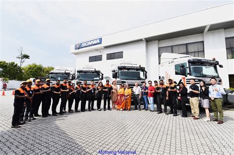 Teluk intan, perak, malaysia pharmaniaga logistics sdn. Motoring-Malaysia: Trucks: Scania Malaysia Hands Over New ...
