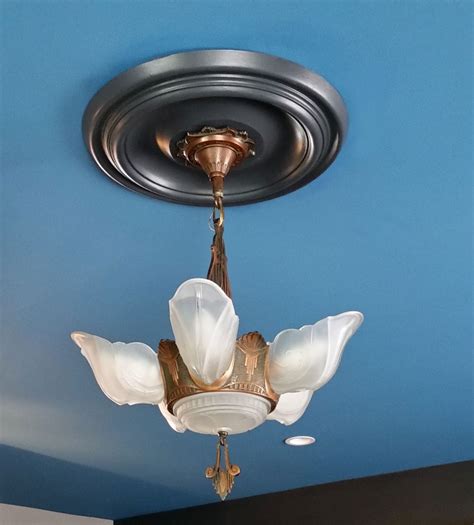 A wide variety of modern ceiling medallions options are available to you, such as project solution capability, design style, and function. Ekena Millwork Primed Traditional Ceiling Medallion ...