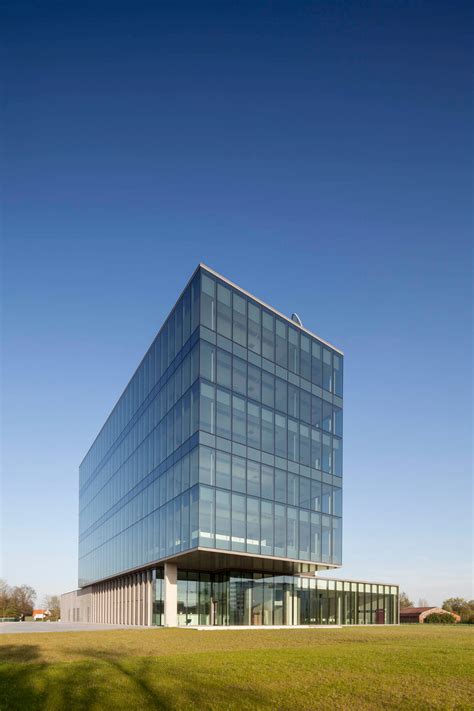 Corporate Skyline Communications Govaert And Vanhoutte Architects