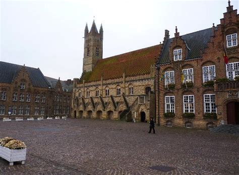 Hotel sandeshoved is located in the heart of nieuwpoort bad, at the beach promenade. City Hall and Belfry, Nieuwpoort | Belgium | Architectural heritages | Historic buildings ...