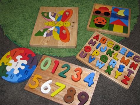 Playing with mosaic puzzles encourages imagination and creativity. Why Puzzles are so Good for Kids Learning? | Learning 4 Kids