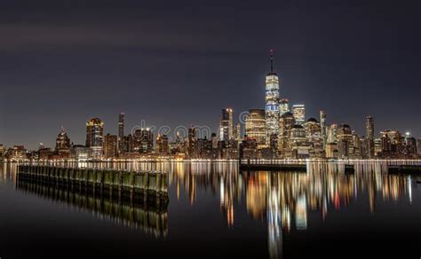 Skyline Da Cidade De Nova Iorque à Noite Imagem De Stock Imagem De