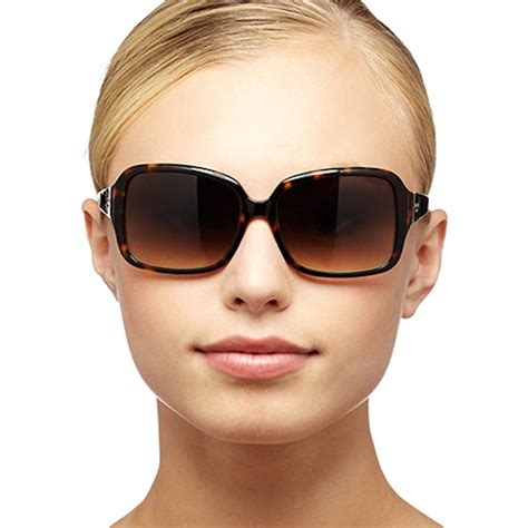 The 8 Best Sunglasses For Oval Faces