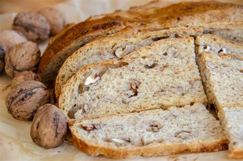 Chleb z orzechami włoskimi przepis na Sprawdzona Kuchnia
