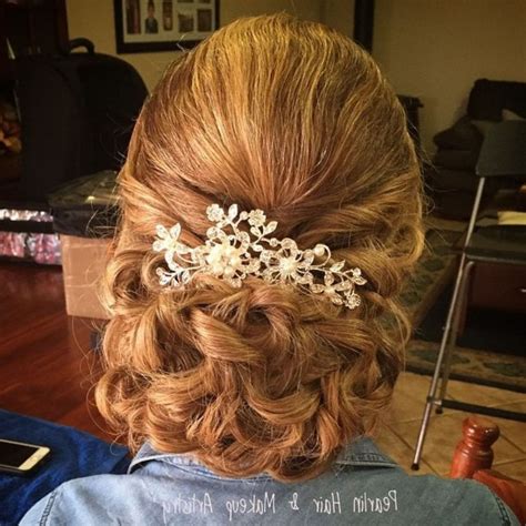 20 Inspirations Of Creative And Curly Updos For Mother Of