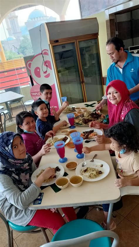 Selain itu, ketika malam tiba, bus malam dan truk besar mulai. D'Arab Cafe Jalan Duta - Home - Kuala Lumpur, Malaysia ...