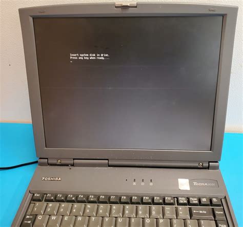 Vintage Toshiba Tecra 8000 Pentium Ii Laptop Computer 64mb Ram Powers