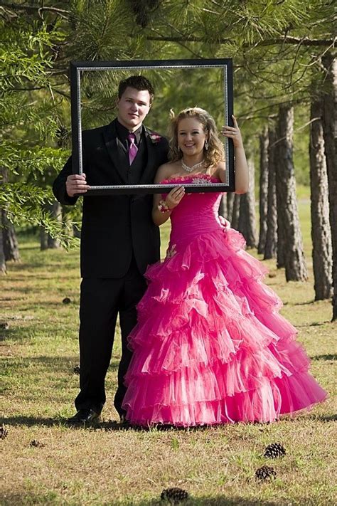 Pin By Tori Gillum On Prom Pic Ideas March 23rd Prom Picture Poses