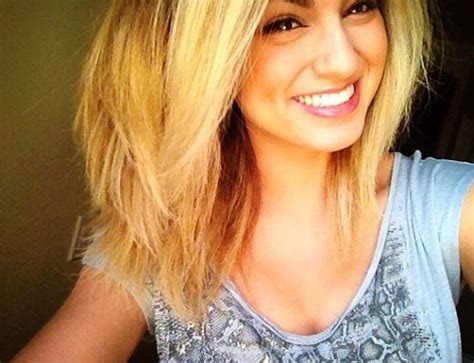 Tori Kelly S Hair Is Life Color And Length Is Perfect Medium Hair