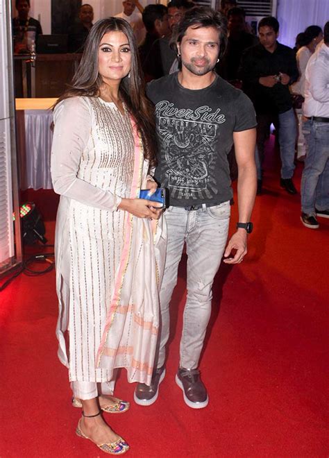 Singer and actor himesh reshammiya and wife komal have filed for divorce at the bandra family court. Himesh-wife, Kabir-Mini among couples at iftar - Rediff ...