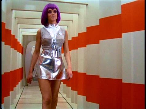 Gabrielle Drake Nuda ~30 Anni In Ufo