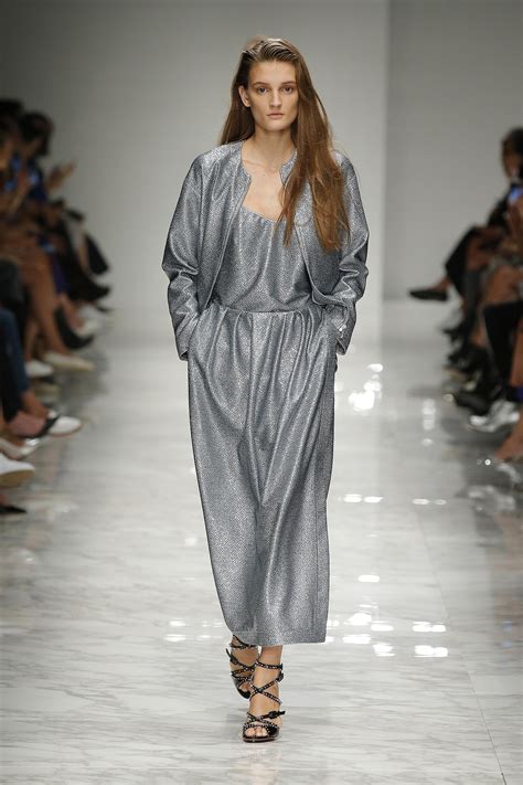 The program offers online and offline educational learning programs; BLUMARINE SPRING SUMMER 2016 WOMEN'S COLLECTION | The ...