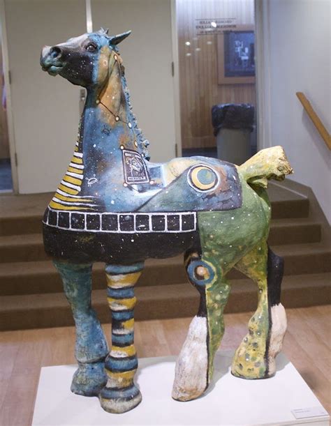 Marni Gable Keramik Pferd
