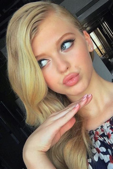Loren Gray Beechs Hairstyles And Hair Colors Steal Her Style