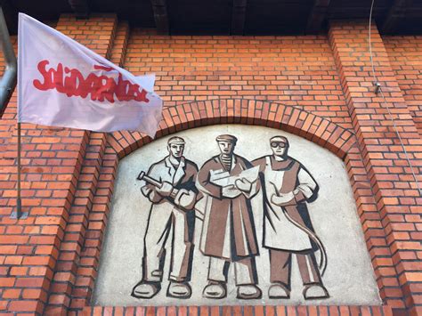 The yard gained international fame when solidarity (solidarność). The Story of the Gdansk Shipyards