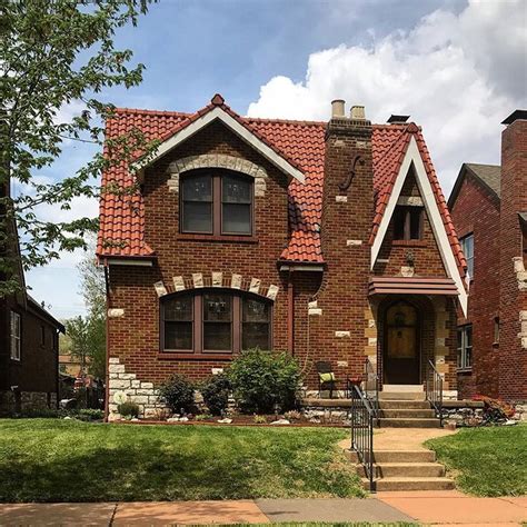 Beware of rental ad scams: St. Louis Hills, built in 1937. #mo_homes #stlouishills ...