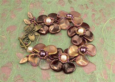 Elizabethan Petal Bracelet Diva Beads