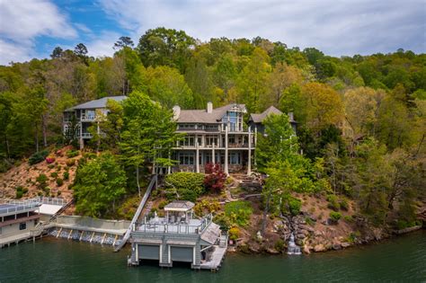 7 Stunning North Carolina Lake Homes For Sale Ivester Jackson