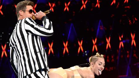 Mileys Vma Performance Shocks Celebs