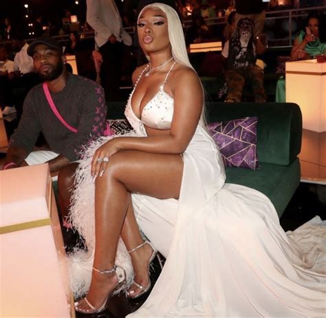 Megan Thee Stallion Accepts Award For ‘best Female Hip Hop Artist At