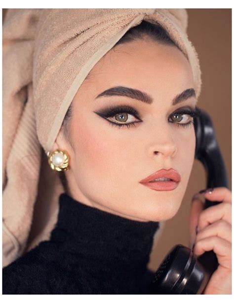 Iconic Vintage Look Vintage Makeup Look 60s Makeup Eyes Vintage