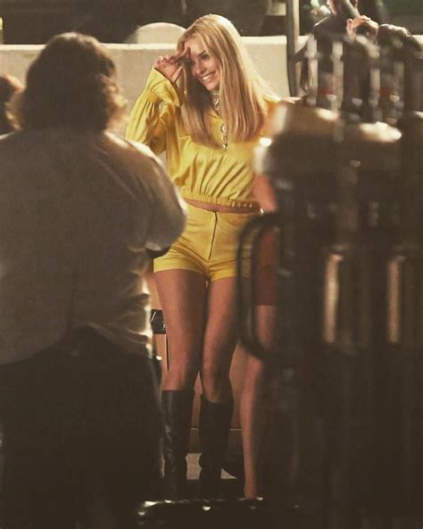 Margot Robbie On The Set Of Once Upon A Time In Hollywood Sharon Tate Margot Robbie