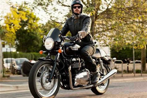 Entre y conozca nuestras increibles ofertas y promociones. Hey Guys, The Triumph Thruxton 2014 Price in India has ...