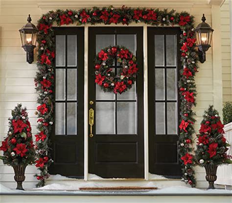 Decorating the house for christmas is as fun as opening presents on christmas morning. Outdoor Christmas Decorations