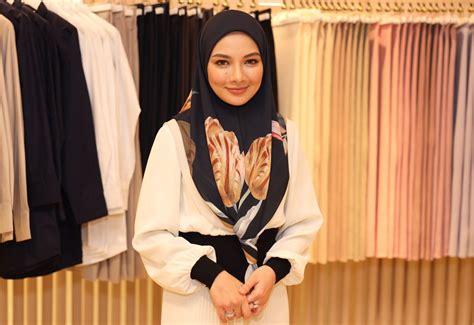 Alis merupakan poin utama pada wajah seseorang yang bisa menunjukkan kecenderungan seseorang. "Tidak, Tiada Apa-Apa" - Neelofa Ulas Gosip Cinta Dengan ...