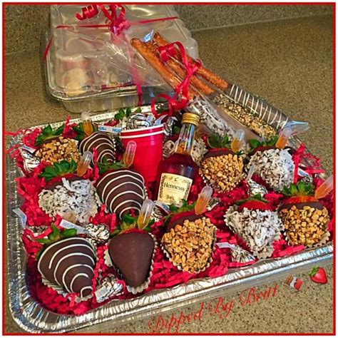 Do you know a chocolate addict? simple packaging! | Chocolate strawberries, Chocolate ...
