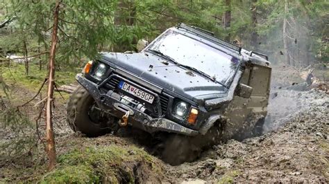 4x4 offroad Nissan Patrol Y60, Y61extreme mud (4K). 