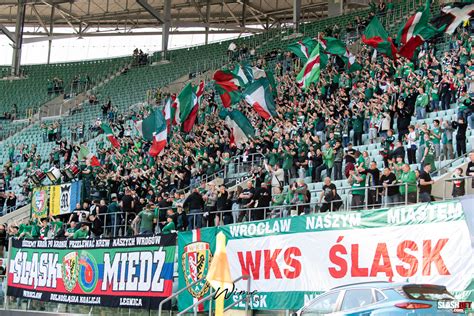 Jest 341 użytkowników online :: 30. kolejka: Śląsk Wrocław 1:1 Stal Mielec (KIBICE)