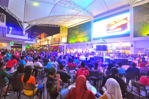 Downtown Walk Summarecon Mall Bekasi Live Music And Performance Venue