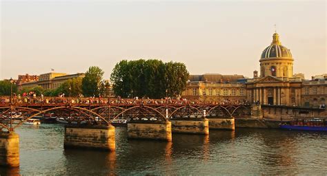 Ponts Des Arts Paris