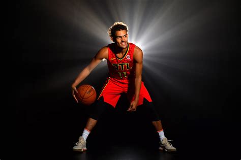 He played college basketball for the oklahoma sooners. Trae Young est le nouveau chef en ville, n'en déplaise à ...