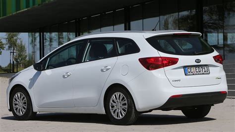 Oficialus kia atstovas baltijos šalyse| įvairių modelių pasiūla nuo didesnio pravažumo automobilių iki elektromobilių su 7 metų garantija. KIA Ceed SW (2013) - YouTube
