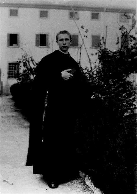 David maria turoldo nasce il 22 novembre del 1916 a coderno, in friuli, nono di dieci fratelli. David Maria Turoldo Poesie Amicizia - Poesie Image