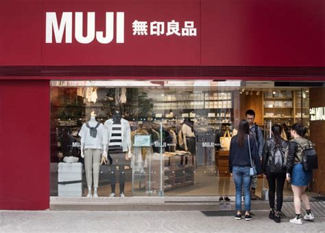 Japanese online stores are dominated by japanese agents. 8 Famous Japanese Clothing Brands To Buy From! | Japanese ...