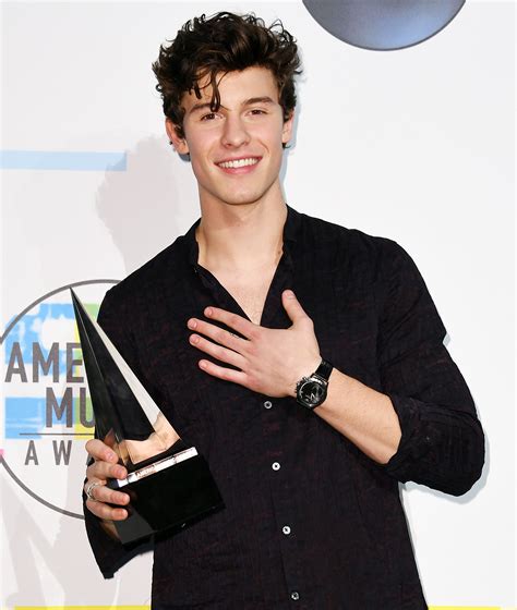 Shawn Mendes Earned His First Ama Trophy Last Night