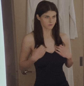 Alexandra Daddario Hot Pics Posted By Ryan Thompson